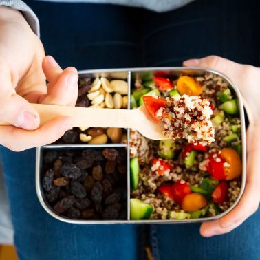 Quinoa tricolore, mix di quinoa bianca, rossa e nera